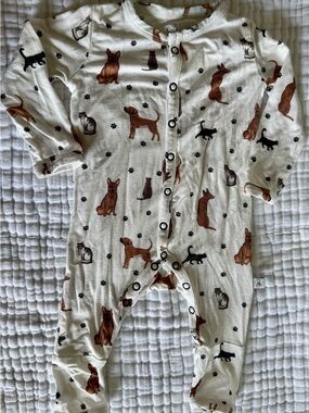 Cozy White Cats & Dogs Print Bamboo Romper for Babies